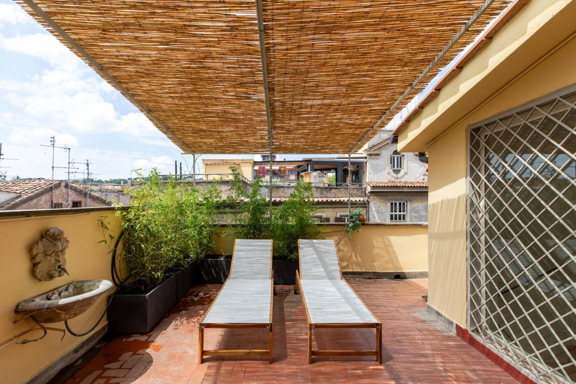 Iflat Trastevere Stylish 4 Bedroom Penthouse Lejlighed